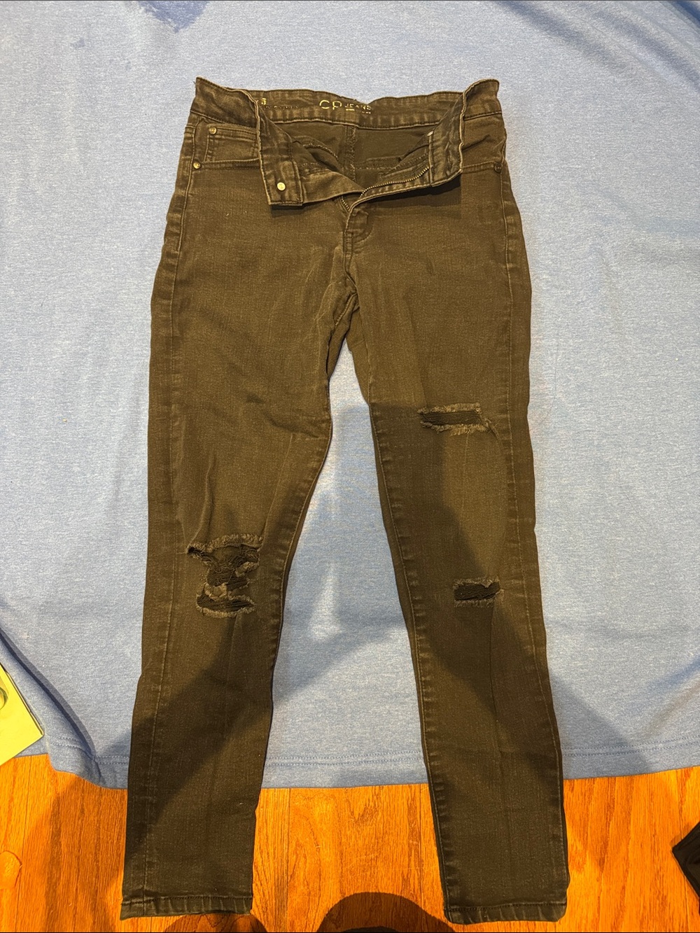 Women’s Black Distressed Skinny Jeans